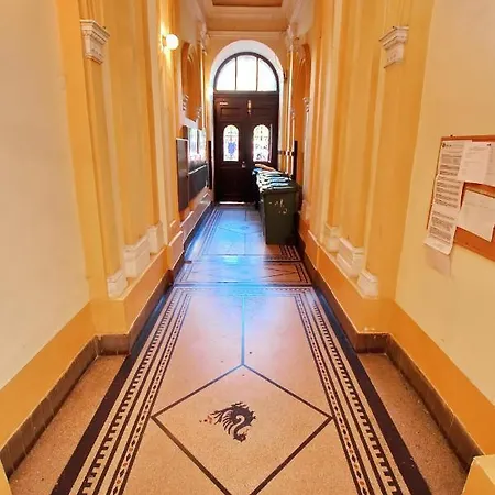 Gellerico At Rakoczi Square Pensjonat *