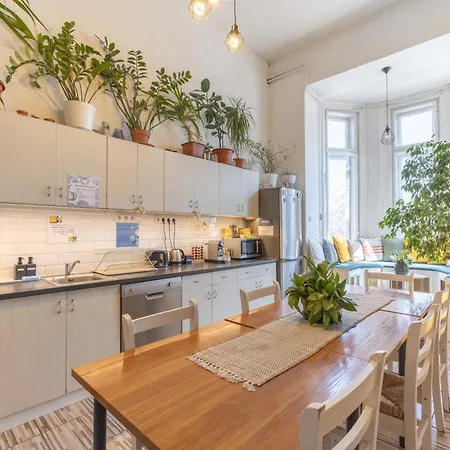 Gellerico At Rakoczi Square *